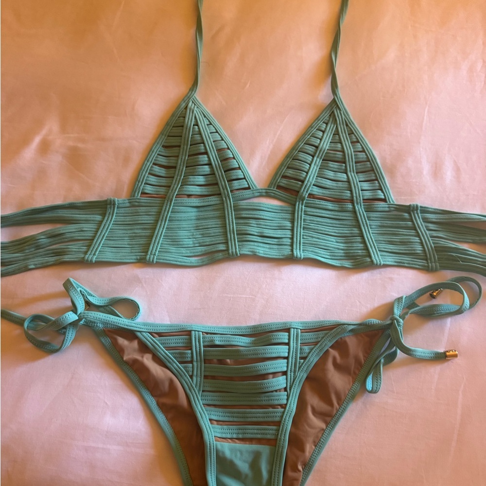 Beach Bunny Bikini XS top & XS bottom